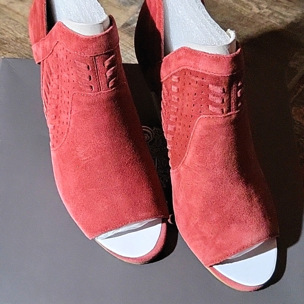 Vincent Camuto Bootie